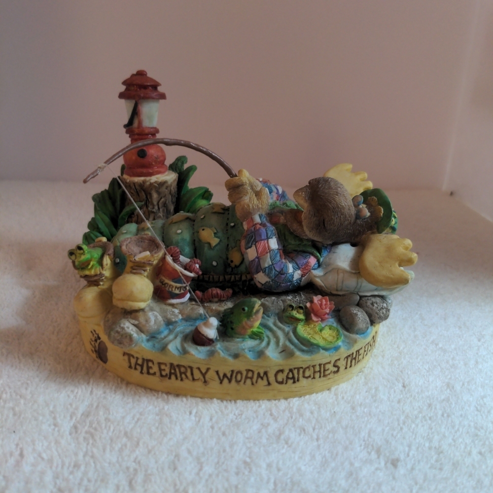 Charming Fishing Bear Figurine - Multicolor